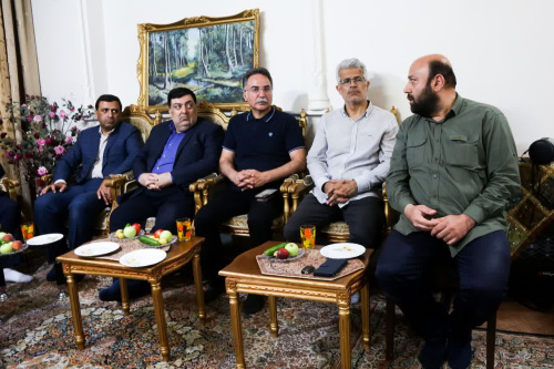 حضور سرپرست سازمان نظام مهندسی ساختمان کشور در منزل شهید دکتر سید امیرحسین فقهی، دانشمند هسته‌ای